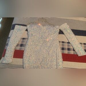NWT Strapless Off Shoulder Attached Sleeves White Sparkly Curvy Mermaid